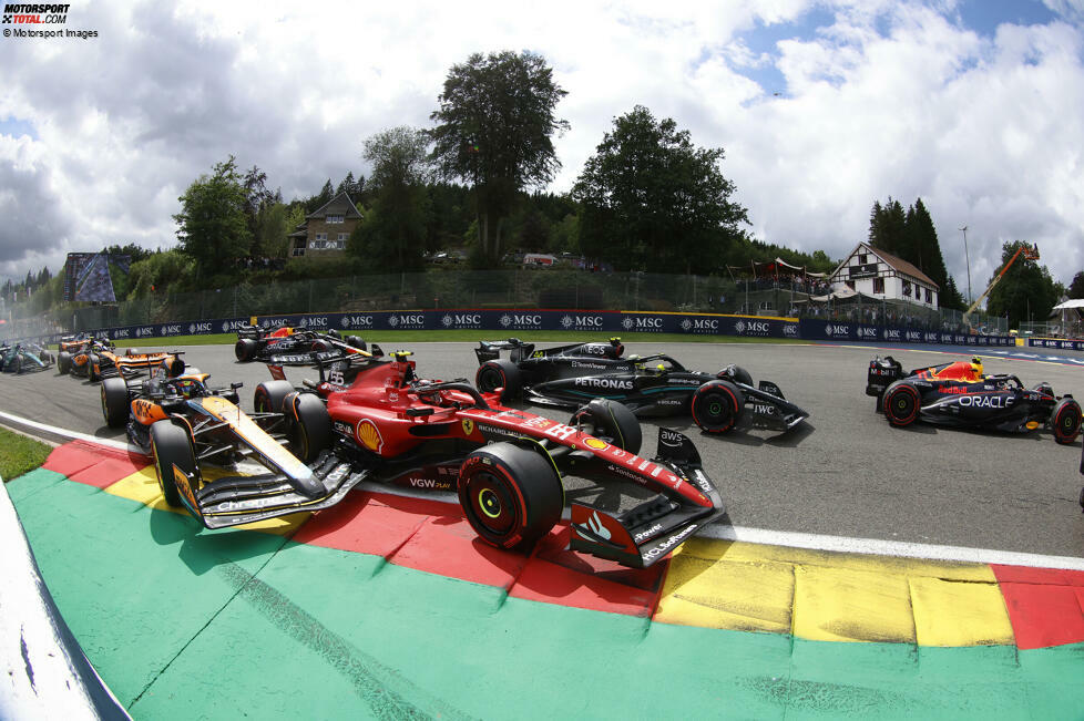 Carlos Sainz (3): Zumindest ein ordentlicher Samstag, sein Rennen war dann aber nach wenigen Metern faktisch gelaufen. Der Crash war nicht seine Schuld, auch wenn einige in der Redaktion sagen, er hätte ihn zumindest verhindern können. So oder so am Ende zu wenig für eine bessere Note.
