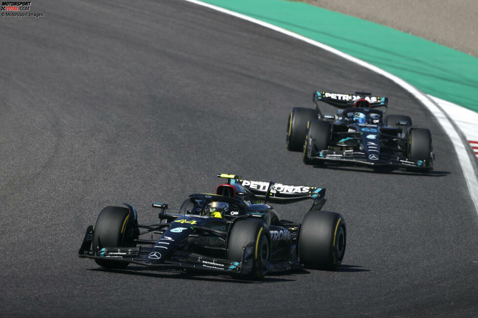 Lewis Hamilton (2): Schneller als der Teamkollege, allerdings auch einmal sehr hart gegen Russell gefahren. Das muss unter Teamkollegen eigentlich nicht sein. Ändert aber nichts daran, dass Qualifying und Rennen gut waren. Oder so gut eben, wie es der Mercedes zugelassen hat.