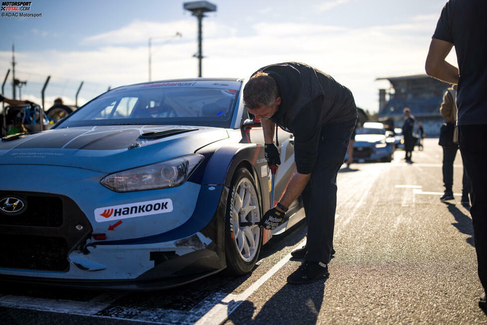 6.020 Runden absolvierten alle Fahrer in den 14 Saisonrennen auf Reifen von Serienpartner Hankook. Das entspricht einer Gesamtrenndistanz von 22.817,20 Kilometern. Die längste Strecke im Kalender war der Hockenheimring mit einer Rundenlänge von 4,474 km, die kürzeste Strecke der Lausitzring mit 3,478 km.