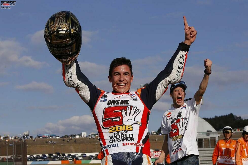 2016 wird der MotoGP-Titel zum dritten Mal von Marc Marquez gewonnen. Dank seines fünften Saisonsiegs in Motegi entscheidet er die WM bei noch drei ausstehenden Rennen - mit uneinholbarem Vorsprung vor seinen Titelrivalen Valentino Rossi und Jorge Lorenzo.

WM-Endstand: Marquez 298, Rossi 249, Lorenzo 233