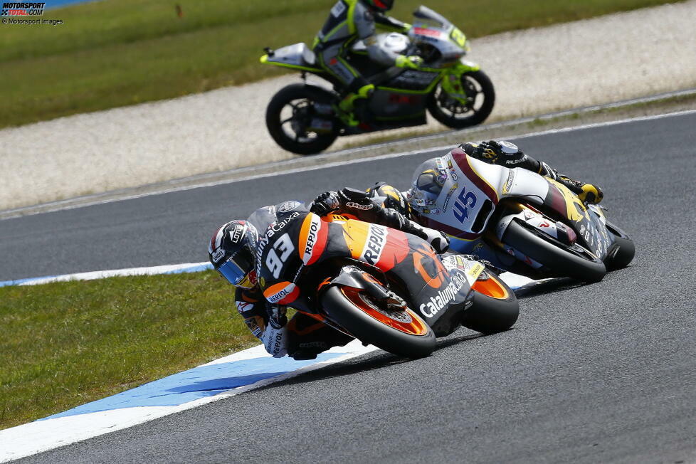 Zwei Jahre später triumphiert Marquez in der Moto2. Trotz eines Sieges seines Titelrivalen Pol Espargaro in Australien sichert er sich mit Platz zwei im vorletzten Rennen vorzeitig die WM-Krone.
Saisonbilanz: 9 Siege in 17 Rennen, 328 Punkte