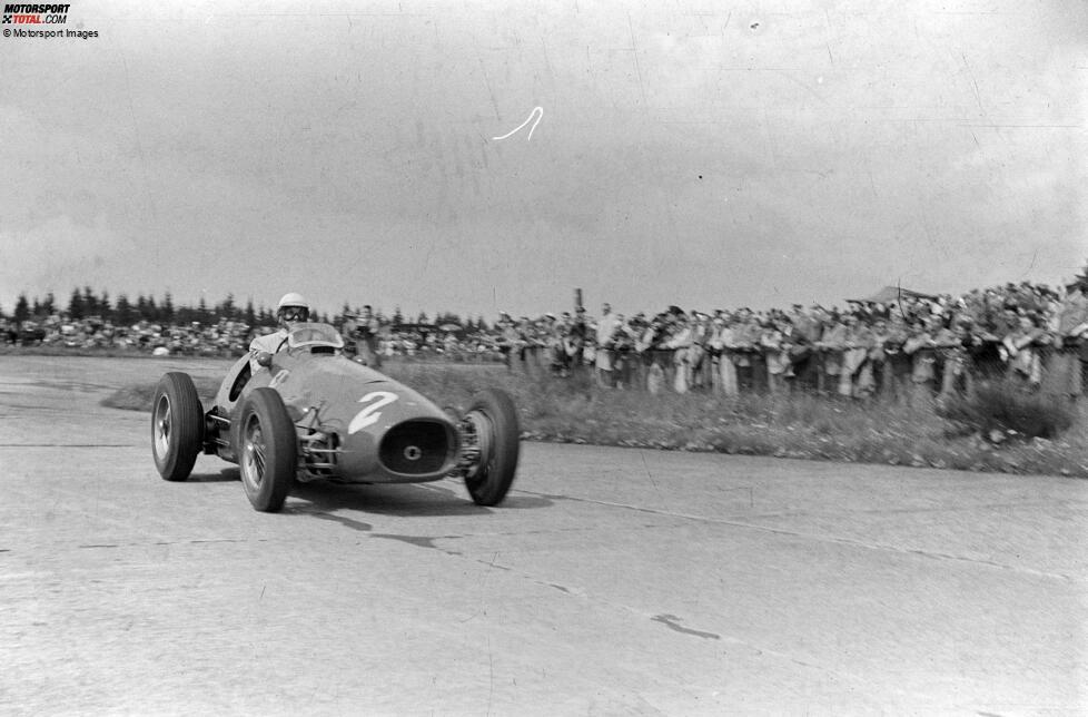 Tatsächlich gewinnt Ferrari auch 1952 und 1953 den Titel - allerdings nicht mit Farina. Mit Alberto Ascari wird ausgerechnet ein anderer Italiener Ferraris erster Formel-1-Weltmeister. Anschließend verlässt dieser die Scuderia, doch auch danach kann sich Farina den Traum vom Titel in Rot nach einigen Unfällen nicht mehr erfüllen.