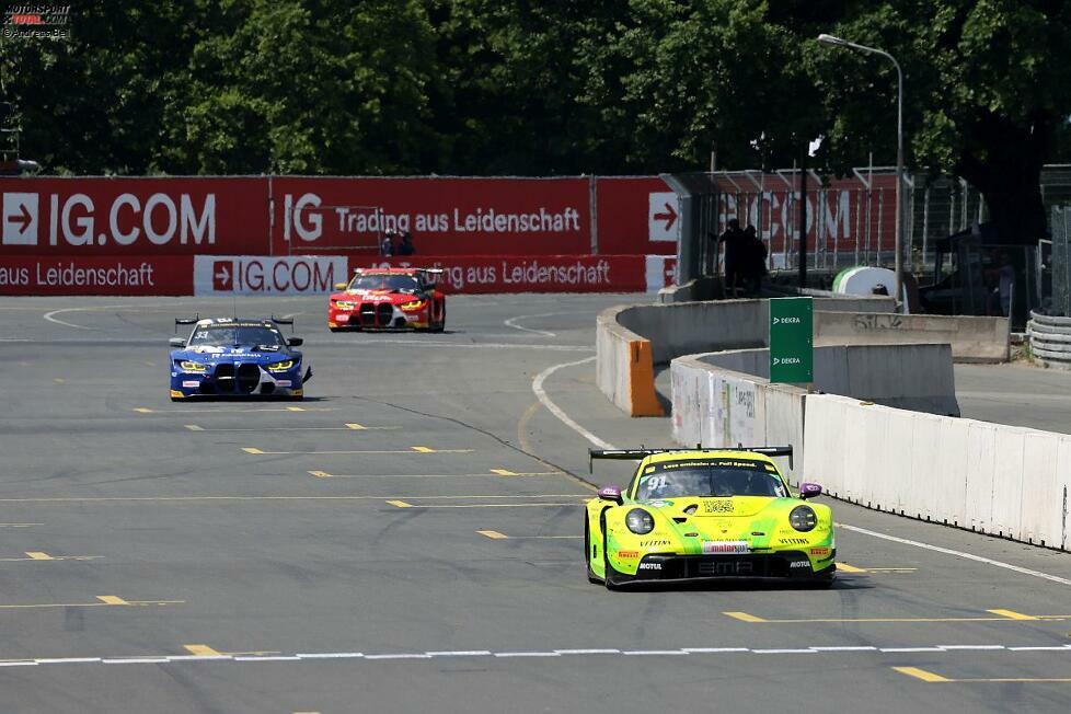 Thomas Preining erweist sich am Sonntag ein Jahr nach dem ersten Porsche-Sieg in der DTM als Norisring-Spezialist und kämpft Rene Rast mit einem aggressiven Manöver nieder. Die DTM-Saison 2023 hat damit Sieger Nummer sechs.