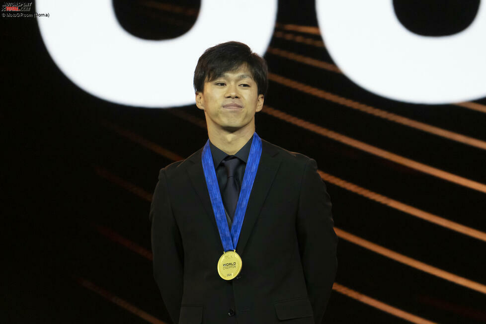 In der Moto2-Klasse hat sich Ai Ogura den Weltmeistertitel gesichert. Er ist der erste Champion aus Japan, seit Hiroshi Aoyama 2009 die 250er-Klasse gewonnen hat, dem letzten Jahr mit Zweitaktern.