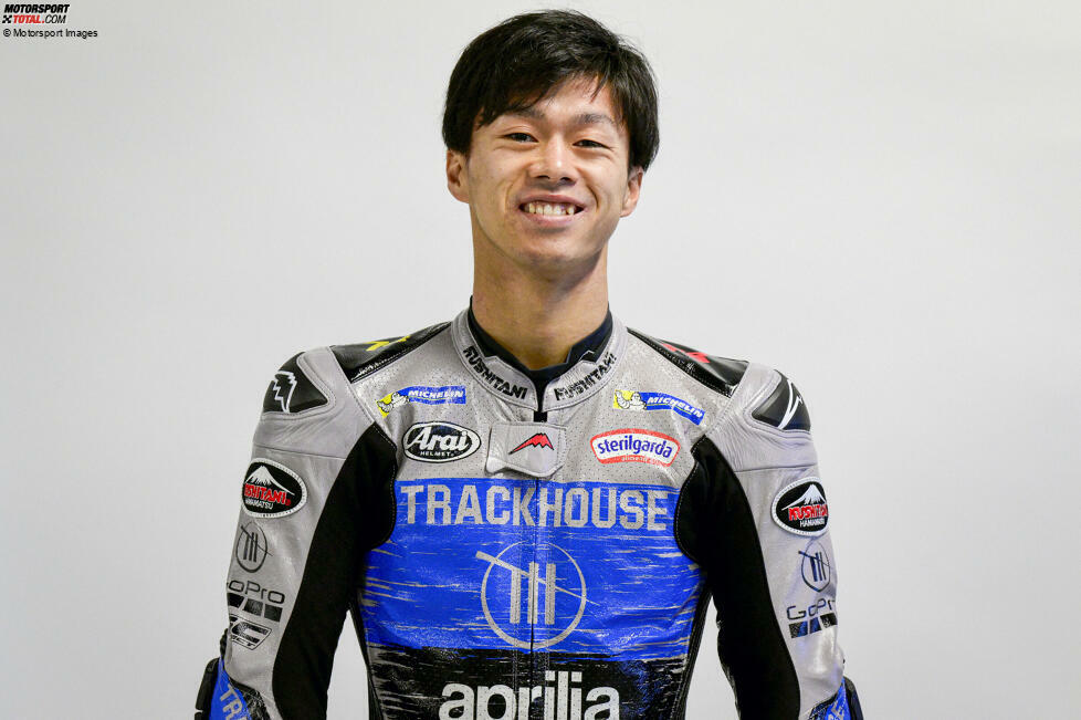 Ai Ogura (geboren am 26. Januar 2001) wird zu Beginn seiner Karriere als Motorradrennfahrer jahrelang von Honda gefördert. Als es für ihn mit dem Aufstieg in die Königsklasse MotoGP klappt, hat sich der Japaner aber bereits aus dem Honda-Umfeld verabschiedet. Seine erste MotoGP-Saison fährt Ogura 2025 für Trackhouse-Aprilia.