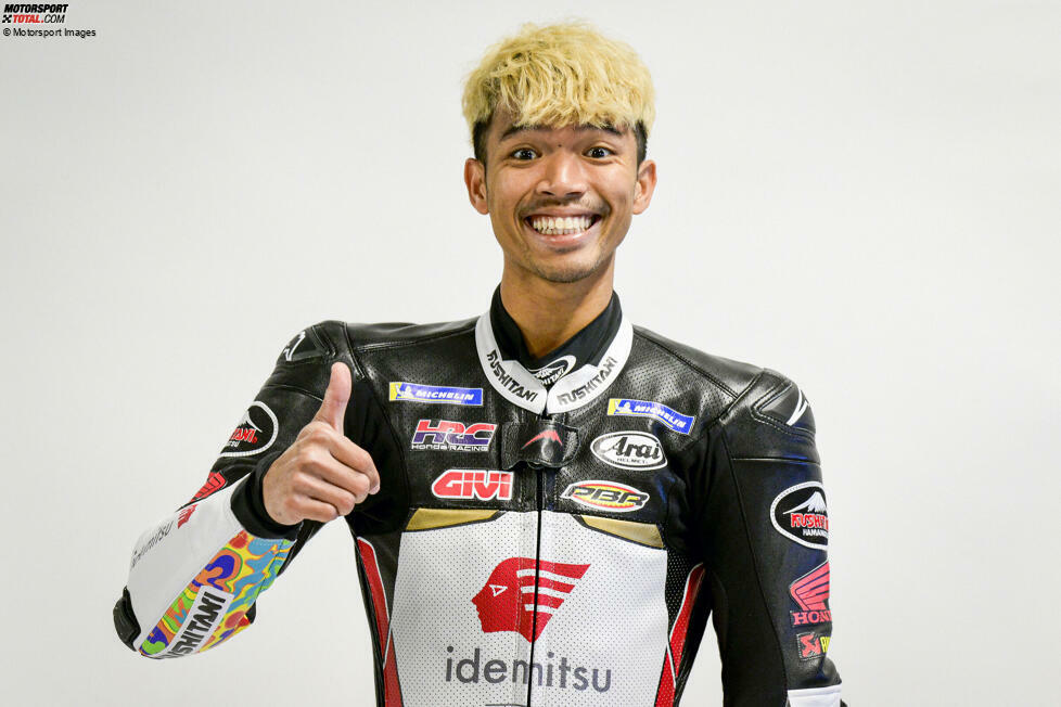 Somkiat Chantra (geboren am 15. Dezember 1998) ist der erste Thailänder, dem der Aufstieg in die Königsklasse der Motorrad-WM gelungen ist. Für die MotoGP-Saison 2025 hat Chantra - von Beginn an ein Honda-Schützling - den Zuschlag erhalten, im Honda-Satellitenteam LCR seine Rookie-Saison zu fahren.