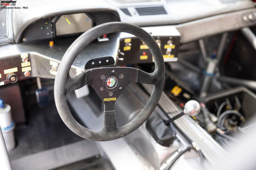 Ein Hightech-Lenkrad, wie es heute im Motorsport üblich ist, suchte man 1994 in der DTM vergeblich. Christian Danner musste ohne einen einzigen Knopf am Lenkrad auskommen.
