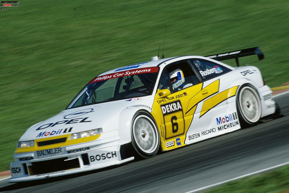 Opel Calibra V6 4x4 (1993 - 1996): Erst mit dem Bekenntnis zur neuen Klasse 1 - und dem Calibra mit Allradantrieb und V6-Motor gelingt Opel in der DTM der Durchbruch. Auch wenn es trotz des Topteams Joest und der Piloten Keke Rosberg und Manuel Reuter zunächst Anlaufschwierigkeiten gibt. Aber ab 1994 entwickelt sich der Calibra ...