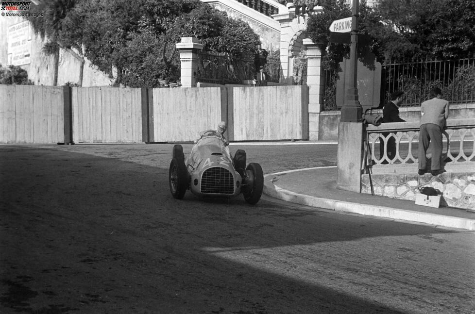 #4: Raymond Sommer (43 Jahre, 263 Tage) - Wie Villoresi ist auch der Le-Mans-Sieger von 1932 und 1933 bei Ferraris erstem Formel-1-WM-Rennen 1950 in Monaco mit dabei. Er wird Vierter und geht danach lediglich noch bei einem weiteren Grand Prix für die Scuderia an den Start. Im September verunglückt er tödlich.
