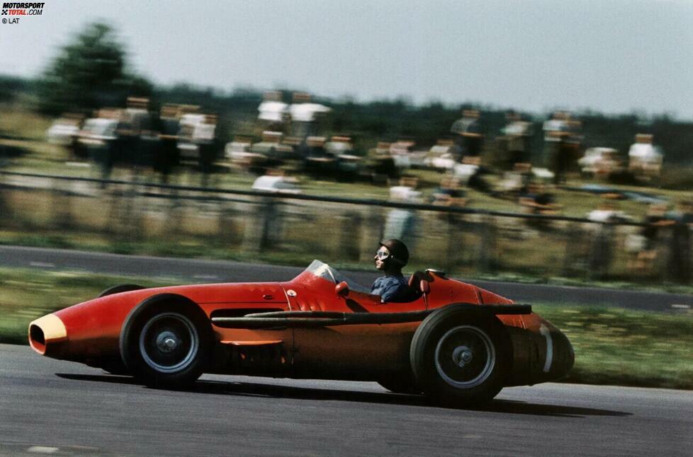 Rechnet man das Indy 500 nämlich raus, dann gewinnt Ascari bereits 1953 als erster Pilot die ersten drei Saisonrennen in Argentinien, den Niederlanden und Belgien. Bei Fangio sind es 1954 ohne Indianapolis ebenfalls die ersten drei Rennen und 1957 noch einmal. In allen drei Fällen steht am Ende des Jahres auch der WM-Titel.