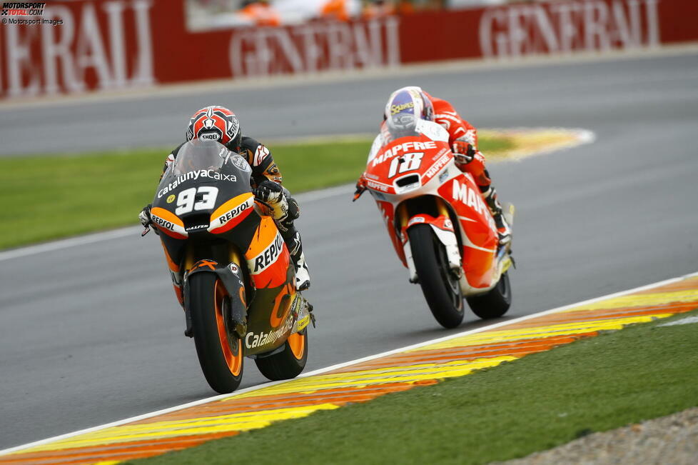 Valencia 2012: Auch Marc Marquez schafft es im Moto2-Qualifying auf Platz zwei. Doch eine Strafe versetzt ihn ans Ende des Feldes. Von dort prescht er schon in Runde 1 bis auf Platz elf vor, zur Rennhälfte ist er Fünfter. Schließlich gewinnt er mit einer Sekunde Vorsprung.