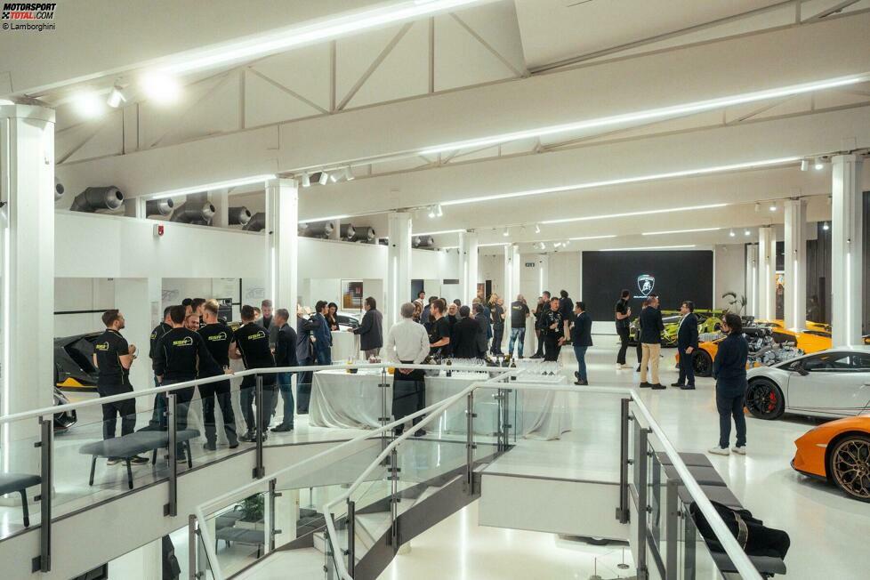 Ein Blick durch das Lamborghini-Museum, in dem auch zahlreiche andere Schätze aus der Motorsport-Geschichte der Italiener zu finden sind. Das DTM-Meisterauto wird nur vorübergehend zu sehen sein und zu SSR Performance nach München zurückkehren.