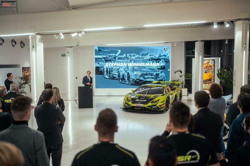 Der Chef am Wort: Lamborghini-Geschäftsführer Stephan Winkelmann würdigt den ersten Fahrertitel im erst dritten Lamborghini-Jahr in der DTM.