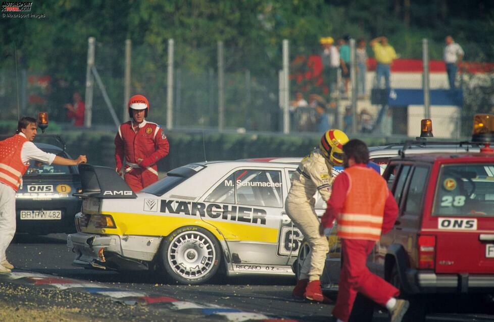 Hockenheim 1990: Der Rammstoß von Michael Schumacher (Mercedes) beim DTM-Finale in Hockenheim 1990, der BMW-Titelanwärter Johnny Cecotto den Titel kostet und Audi-Pilot Hans-Joachim Stuck zum Champion macht, sollte noch lange für Diskussionen sorgen. Ist das umstrittene Manöver des damaligen Mercedes-Juniors reine Absicht, ...