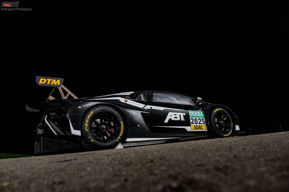 Abt Sportsline: Der Markenwechsel von Audi zu Lamborghini steht fest, das Traditionsteam aus Kempten möchte bei zwei Boliden bleiben. Und will sich 2025 mit Werksunterstützung als neues Topteam der Italiener in Position bringen. Einiges deutet darauf hin, dass weder Kelvin van der Linde noch Ricardo Feller beim Team bleiben.