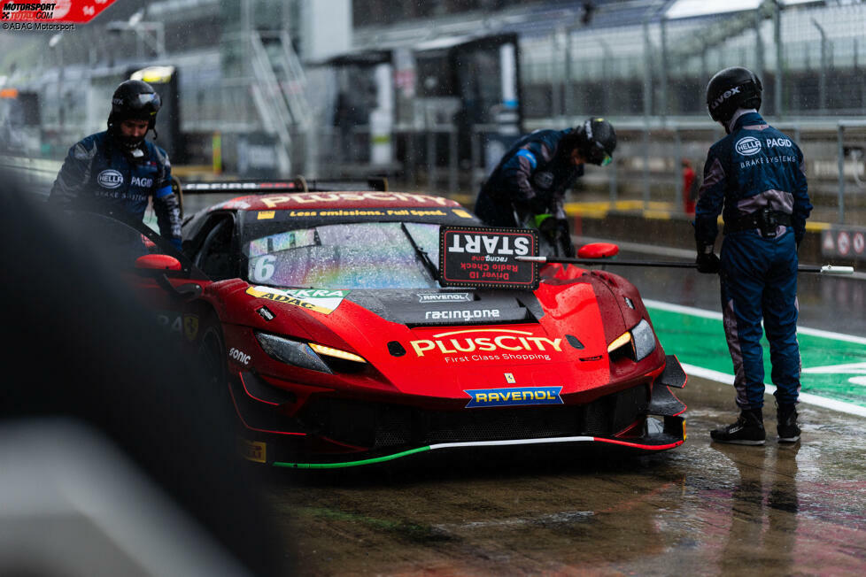 Racing One: Die Truppe von Martin Kohlhaas, die schon 2021 DTM-Thema war und 2024 in Spielberg einen GT-Masters-Gaststart absolviert hat, liebäugelt wieder mit einem DTM-Einstieg. Geplant sind zwei Ferrari, die Finanzierung soll bereits stehen. Fragezeichen ist aktuell, ob die Rahmenbedingungen für eine erfolgreiche Umsetzung passen.
