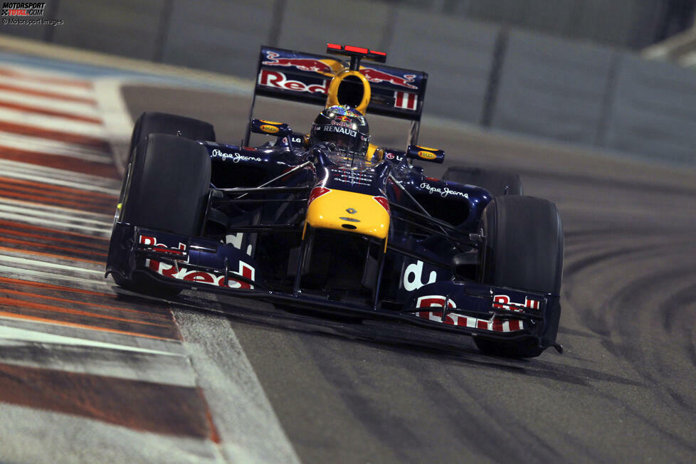 Umso besser läuft es in der Formel 1: Obwohl Außenseiter, setzt sich Vettel beim Finale in Abu Dhabi durch und wird im Red Bull RB6 Weltmeister. Newey hat zum dritten Mal ein Team an die Spitze gebracht.