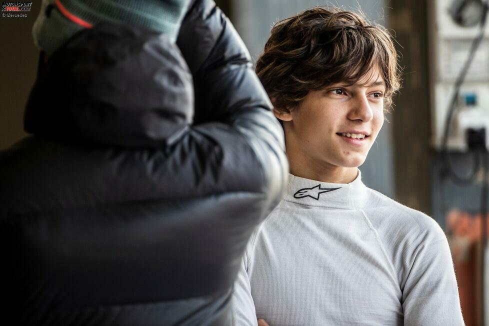 2019 nimmt Mercedes mit Andrea Kimi Antonelli einen Teenager unter Vertrag und in sein Nachwuchsprogramm auf. Der Italiener ist gerade mal 13 Jahre alt und zunächst noch einige Saisons lang im Kartsport aktiv, das aber sehr erfolgreich: Antonelli wird mehrfach Europameister. Erst mit 16 ...