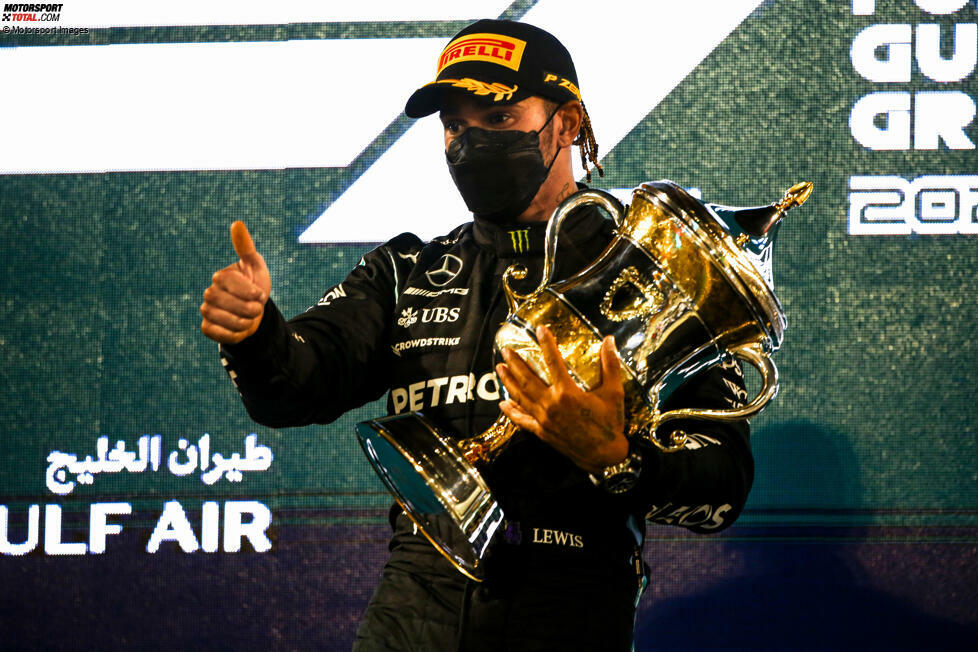 2021: Die Saison beginnt mit einem Sieg durch Mercedes-Fahrer Lewis Hamilton in Bahrain, aber ...