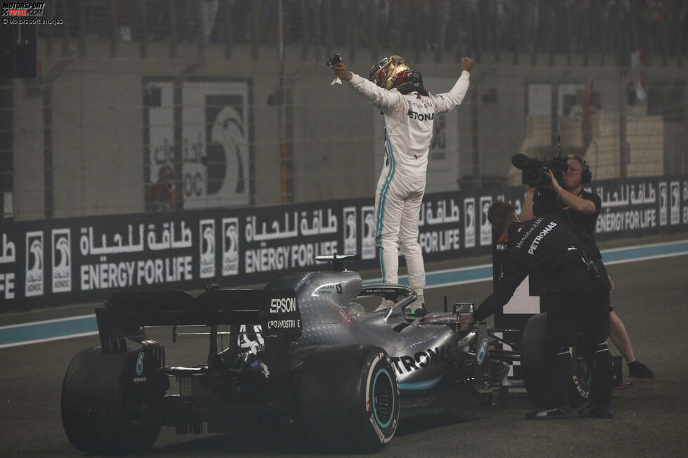 ... aber startet sein Teamkollege Lewis Hamilton eine Siegesserie und wird wieder Weltmeister. Bottas belegt am Saisonende P2 in der WM.