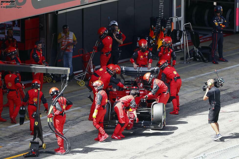 2. Charles Leclerc (Ferrari) beim Großen Preis von Spanien 2022 - Grund: Motorschaden