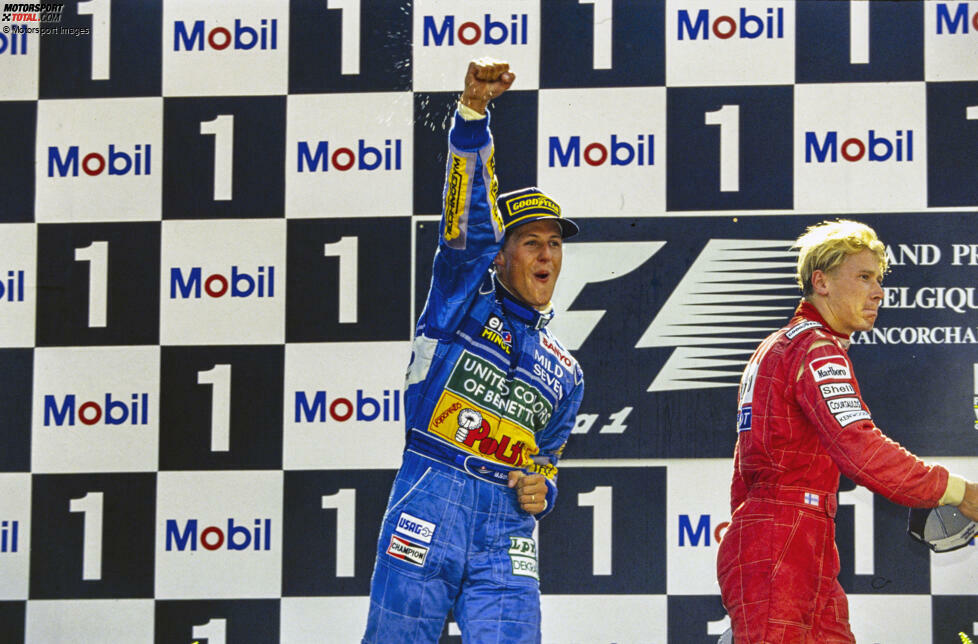 1994: Michael Schumacher feiert den Sieg in seinem 
