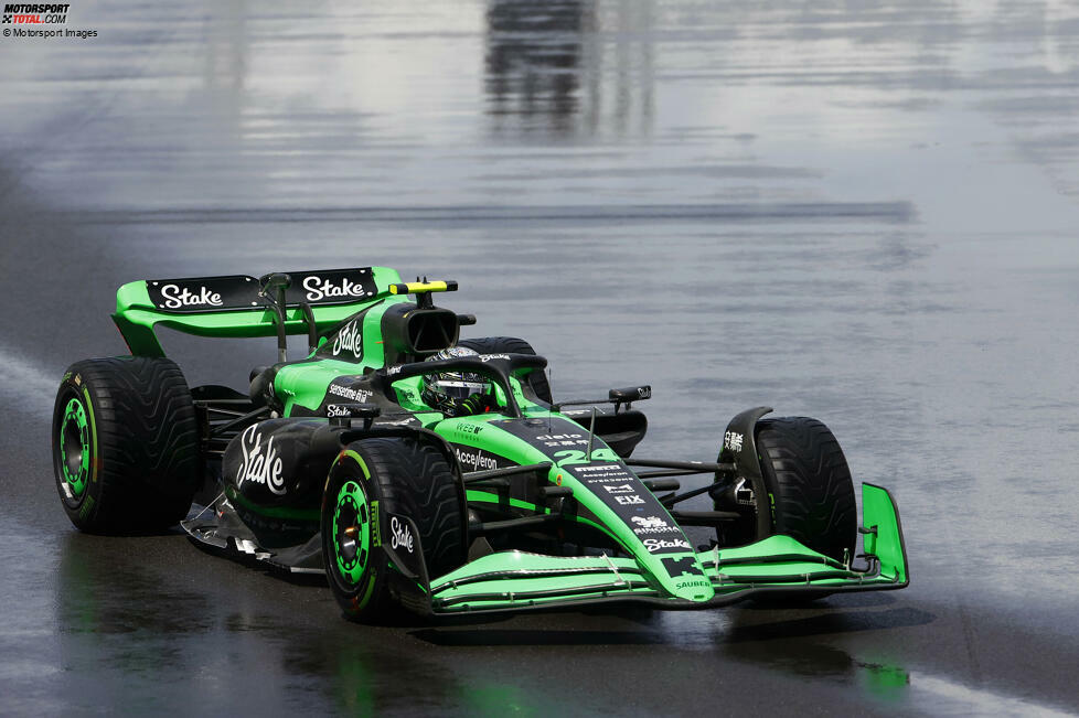 Sauber stieg 1993 in die Formel 1 ein als ein Privatteam und mauserte sich alsbald zum soliden Mittelfeld-Team, das immer wieder Sprungbrett für hoffnungsvolle Nachwuchstalente war. 2001 schwang sich der Rennstall aus der Schweiz sogar zu WM-Rang vier auf, der bisher größte Erfolg in der Teamgeschichte mit Peter Sauber als Chef.