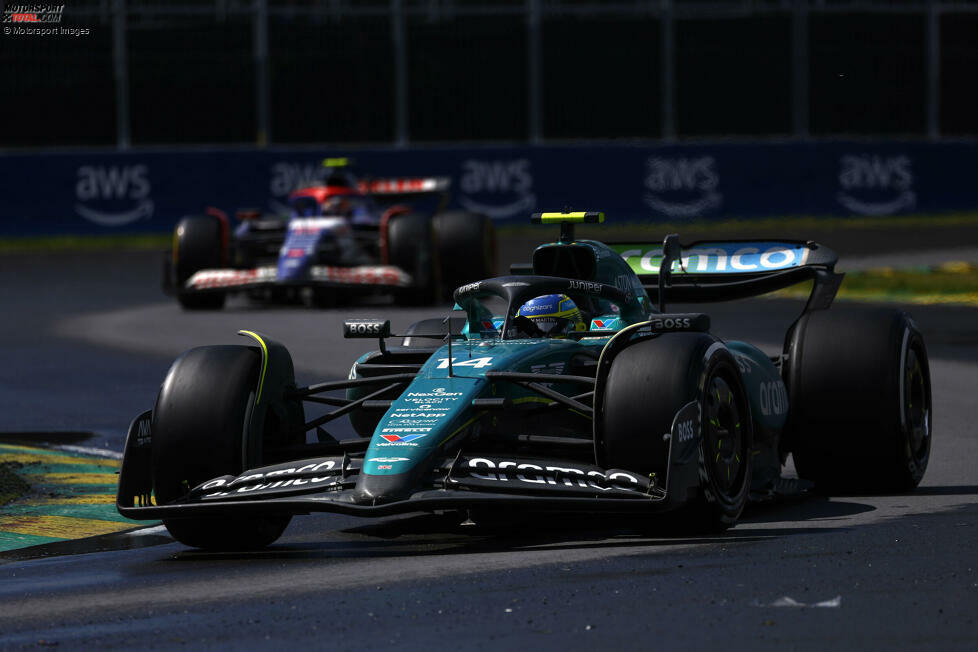 Aston Martin ist seit 2021 in der Formel 1 dabei, als Nachfolgeteam von Racing Point, das wiederum auf Force India und (noch viel früher) Jordan zurückgeht. Einen Sieg kann Aston Martin bislang nicht vorweisen, dafür aber gleich neun Podestplätze.
