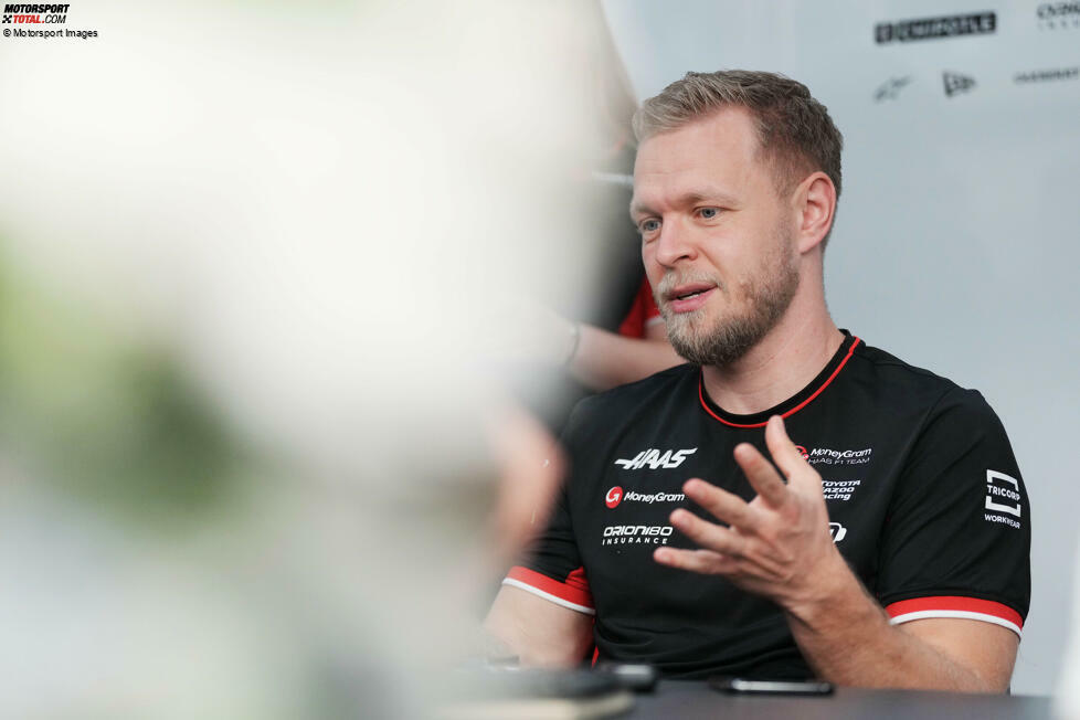 Brasilien 2024: Haas-Pilot Kevin Magnussen ist zwar am Donnerstag noch vor Ort, am Freitag meldet sein Team aber, dass der Däne zumindest den Sprint verpassen wird. Ersatzfahrer Oliver Bearman darf zum dritten Mal in der Saison ran und bekommt sogar eine Zugabe, denn ...