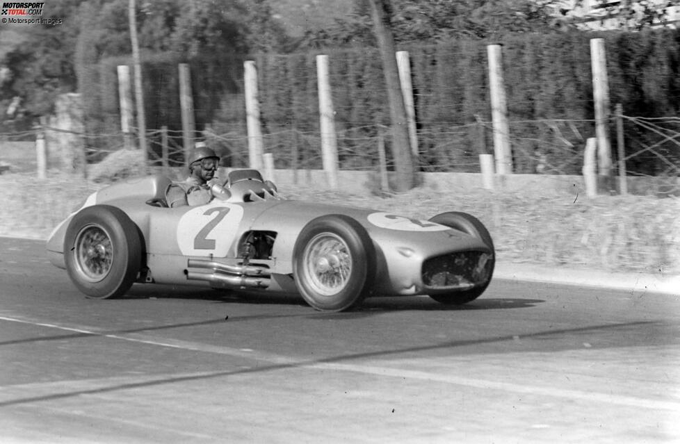 Mercedes: Schon 1954 ist Mercedes erstmals mit einem Werksteam in der Formel 1 vertreten. Der W 196 ist daher das erste Formel-1-Auto der Sternmarke. Streng genommen aber ...