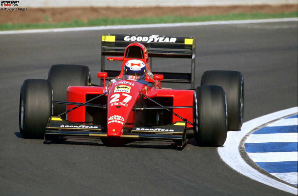 Als dreimaliger Weltmeister wechselt Prost von McLaren zu Ferrari. Er gewinnt fünf Rennen in Rot und wird WM-Zweiter im ersten Jahr 1990. Nach der Saison 1991 setzt Ferrari Prost vor die Tür und er entscheidet sich für ein Jahr Pause, ehe ...