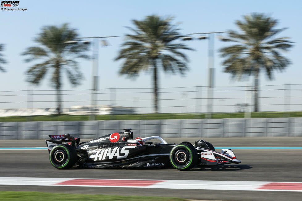 Auf der Strecke sieht das so aus: Ocon im Haas VF-24.