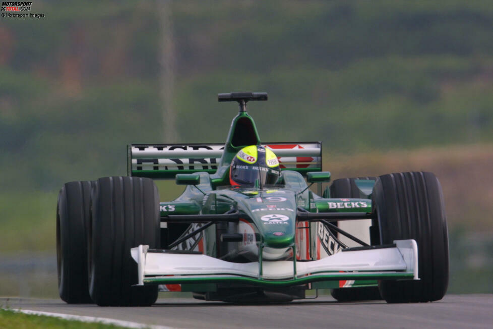 2001: Luciano Burti kommt bei Jaguar nicht weit, weil er schon nach wenigen Rennen durch Pedro de la Rosa ersetzt wird. Immerhin ...