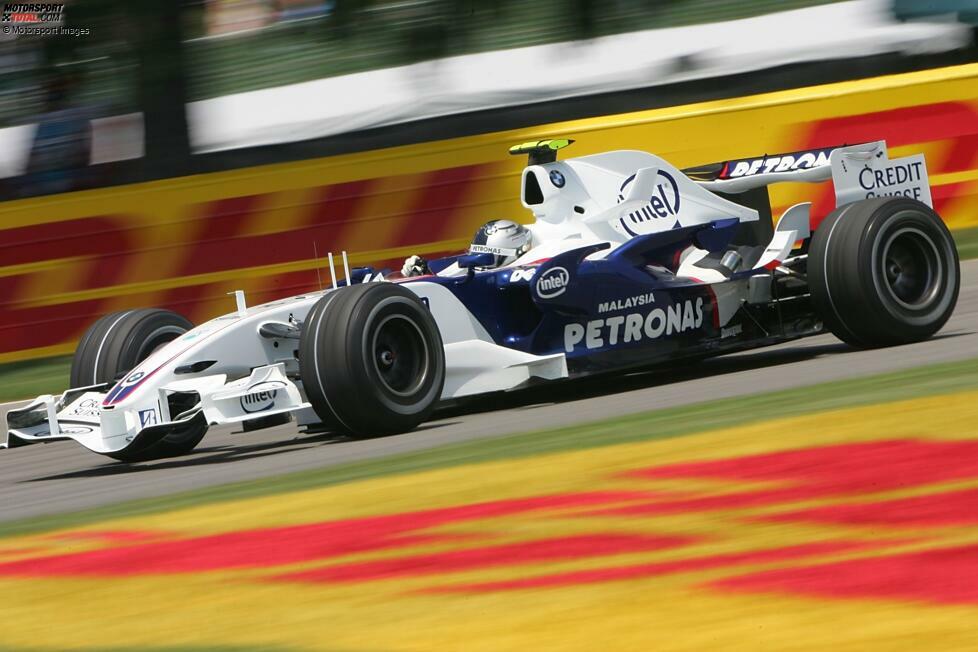 2007: Robert Kubica ist nach seinem wilden Unfall beim Kanada-Grand-Prix noch nicht wieder einsatzbereit, weshalb Sebastian Vettel in den USA als Ersatzmann auftritt und im BMW-Sauber sein Formel-1-Debüt gibt. Wochen später ...