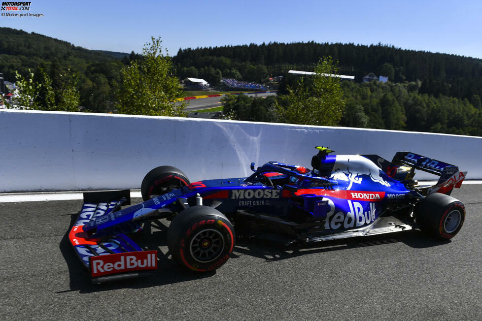 ... ordnet Red Bull die Rückversetzung zu Toro Rosso an. Gasly bestreitet die restliche Saison also für das B-Team. Er bleibt dem Rennstall für einige Jahre erhalten, gewinnt sogar sensationell 2020 in Monza, bis er zur Saison 2023 zu Alpine wechselt.