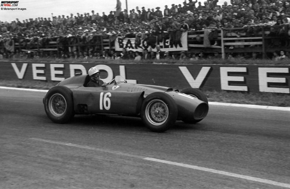 Alfonso de Portago bestreitet in Frankreich sein Formel-1-Debüt für Ferrari und schafft es im Rennen nicht ins Ziel. Er fährt dann noch vier weitere Grands Prix in Rot - und stirbt 1957 bei einem Rennunfall.