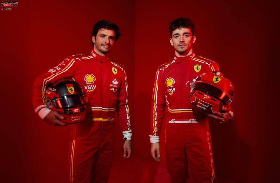 ... sind übrigens auch auf den Overalls der Fahrer zu sehen, wie dieses Bild von Carlos Sainz (links) und Charles Leclerc (rechts) zeigt. Ansonsten ...