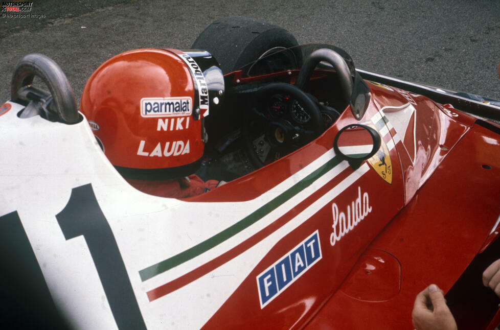 ... überlebt Lauda einen schlimmen Feuerunfall am Nürburgring und verliert die WM knapp an James Hunt im McLaren. Aber 1977 wird Lauda nochmals Weltmeister auf Ferrari - und verlässt das Team noch vor Saisonende. Ihn zieht es für 1978 zu Brabham.