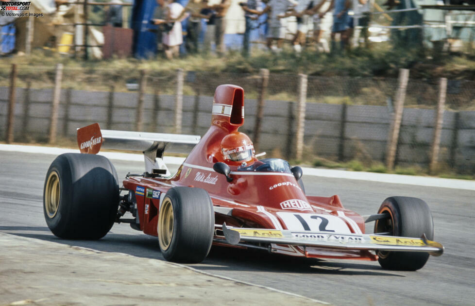 1974 stößt Niki Lauda zu Ferrari und führt das Team, seit 1964 ohne Titel, zurück in die Erfolgsspur. Schon im vierten Rennen landet Lauda den ersten Sieg, 1975 holt er den erhofften WM-Titel nach Maranello. Im Jahr darauf ...