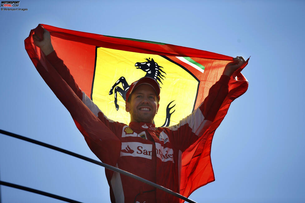 Wie gerne würde Sebastian Vettel seinem Idol Michael Schumacher bei Ferrari nacheifern und nach vier Titeln für Red Bull ebenfalls Weltmeister werden in Rot. Und Vettels erste Ferrari-Saison 2015 beginnt gut: Podium im ersten Rennen, Sieg im zweiten. Dann ...