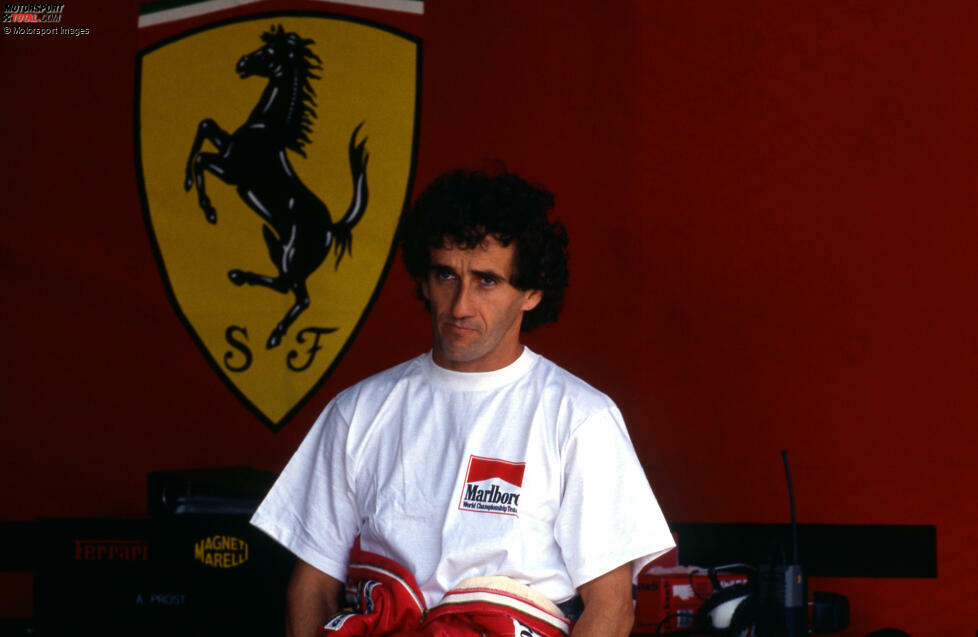 ... die erfüllen sich nicht: Prost bleibt im zweiten Ferrari-Jahr sieglos und deutet an, sein Auto sei so schwer zu fahren wie ein Lastwagen. Das kommt nicht gut an bei Ferrari, das Team schmeißt ihn noch vor Saisonende raus!