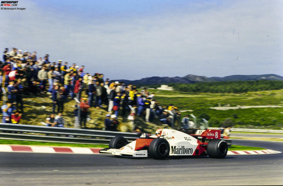 Estoril (1984) - Wieder gibt sich die Formel 1 ein neues Saisonfinale, dieses Mal in Portugal, wo zuletzt 24 Jahre davor ein Rennen ausgetragen wurde. Für Niki Lauda ist Estoril die Bühne für den dritten WM-Titelgewinn nach seinem Rücktritt vom Rücktritt einige Jahre vorher.