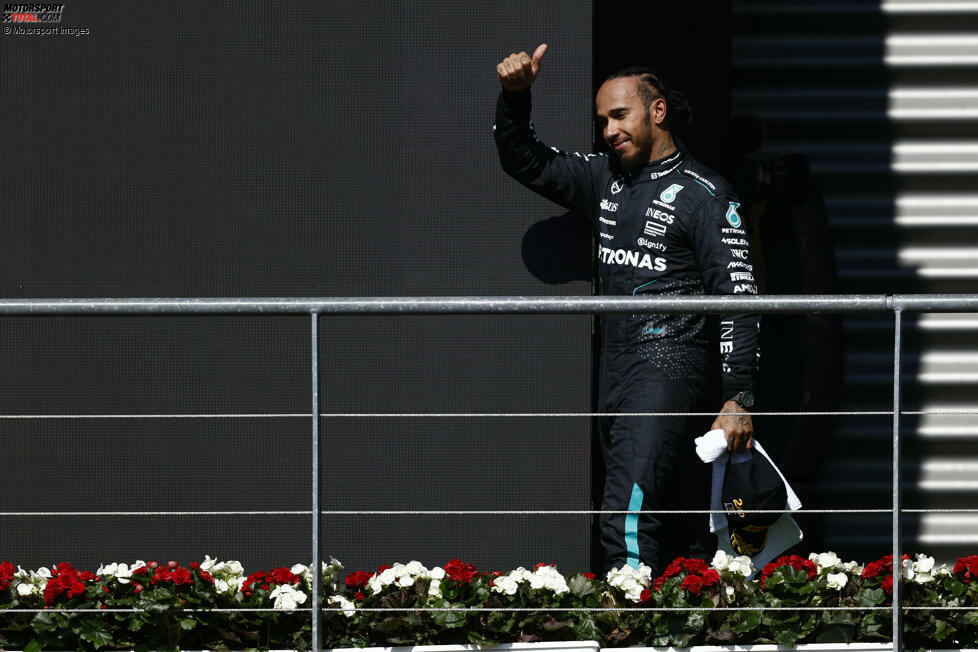 Seine Erfolge muss man an dieser Stelle nicht mehr aufzählen, doch nach zwei durchwachsenen Jahren mit Mercedes feierte er in Silverstone 2024 ein Comeback in der Siegerliste. In Belgien ließ der siebenmalige Weltmeister nach der Disqualifikation von George Russell einen zweiten folgen und hat nun seit 17 Jahren Erfolg in der Formel 1.