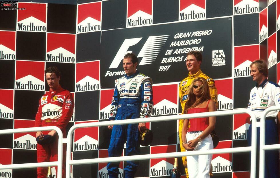 Jacques Villeneuve im Williams bestimmt den Argentinien-Grand-Prix, dahinter lässt ein junger Deutscher aufhorchen: In seinem erst dritten Formel-1-Rennen belegt Ralf Schumacher im Jordan den dritten Platz und steht erstmals auf dem Treppchen!
