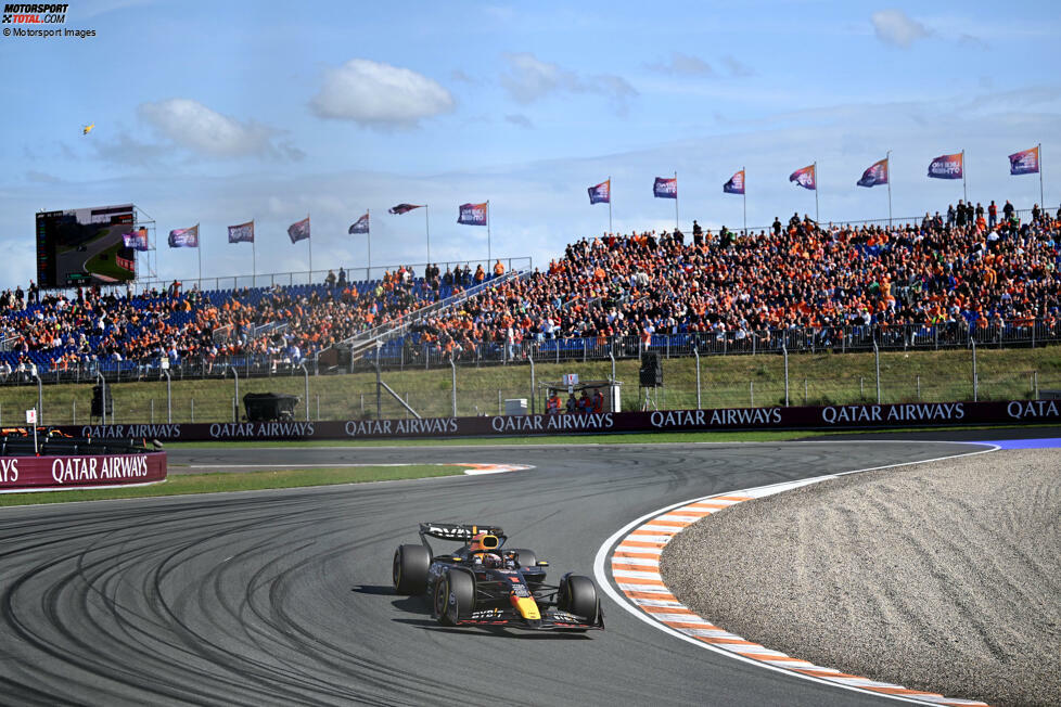15. Zandvoort, Niederlande (31. August 2025) - Nach einer vierwöchigen Pause kommt der Formel-1-Tross zum Heimspiel von Weltmeister Max Verstappen, der bis auf 2024 alle Rennen seit dem Comeback gewinnen konnte. Highlight der umgebauten Strecke sind die beiden Steilkurven, die einzigartig im Kalender sind.