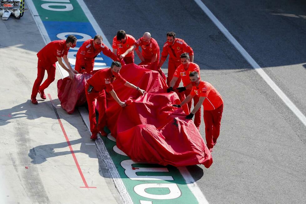 19. Italien 2020: Charles Leclerc schlägt beim Ferrari-Heimspiel in Monza in der Parabolica-Kurve heftig in den Reifenstapel ein. Nach einer Reparatur der Streckenbegrenzung kann es weitergehen, am Ende gewinnt überraschend Pierre Gasly für AlphaTauri.