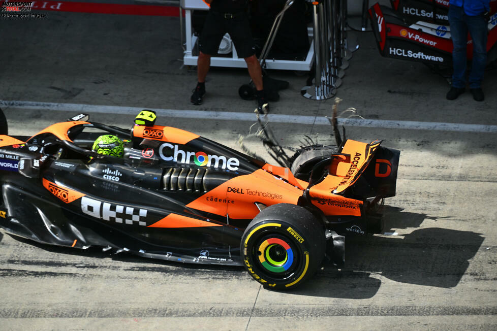 Es kommt zur Berührung mit dem Red Bull, der beiden Fahrern einen Reifenschaden beschert. Verstappen wird Fünfter, Norris scheidet aus. Zwar sehen die Kommissare die Schuld eher beim Niederländer und bestrafen ihn, dennoch ist wieder einmal ein möglicher Sieg für McLaren futsch.