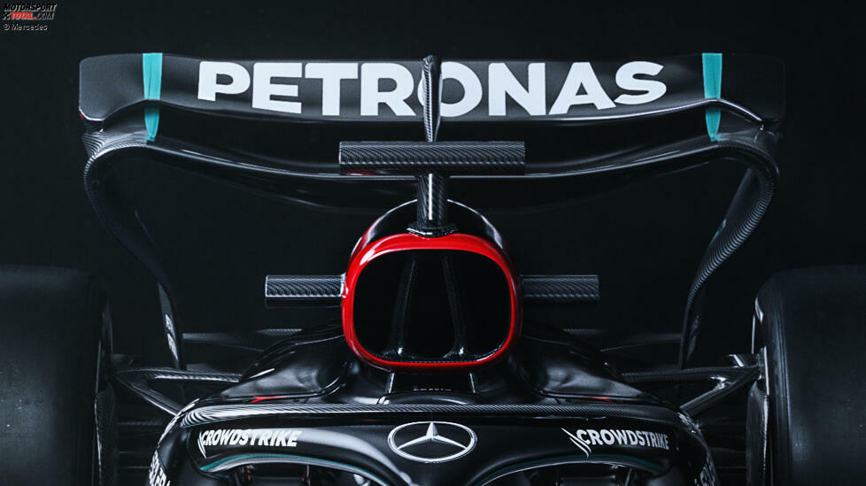 ... Heckflügel wiederum sehen wir, dass Mercedes das obere Element vom unteren abgehoben hat - wie es dem aktuellen Formel-1-Trend entspricht. Es gibt keinen 