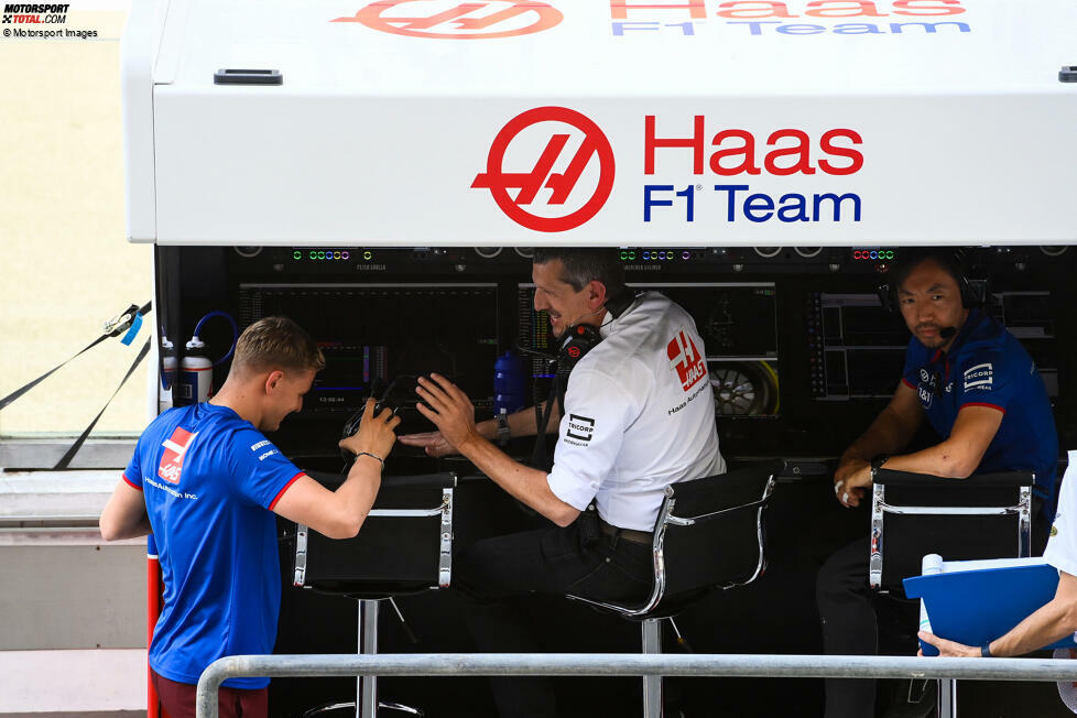 Teamchef Günther Steiner hat Mick Schumachers Leistung schon seit Wochen kritisiert und den Druck auf seinen Fahrer immer weiter erhöht. Nun fällt die Entscheidung, Mick Schumachers Vertrag nicht zu verlängern, sondern die Zusammenarbeit zum Saisonende auslaufen zu lassen.