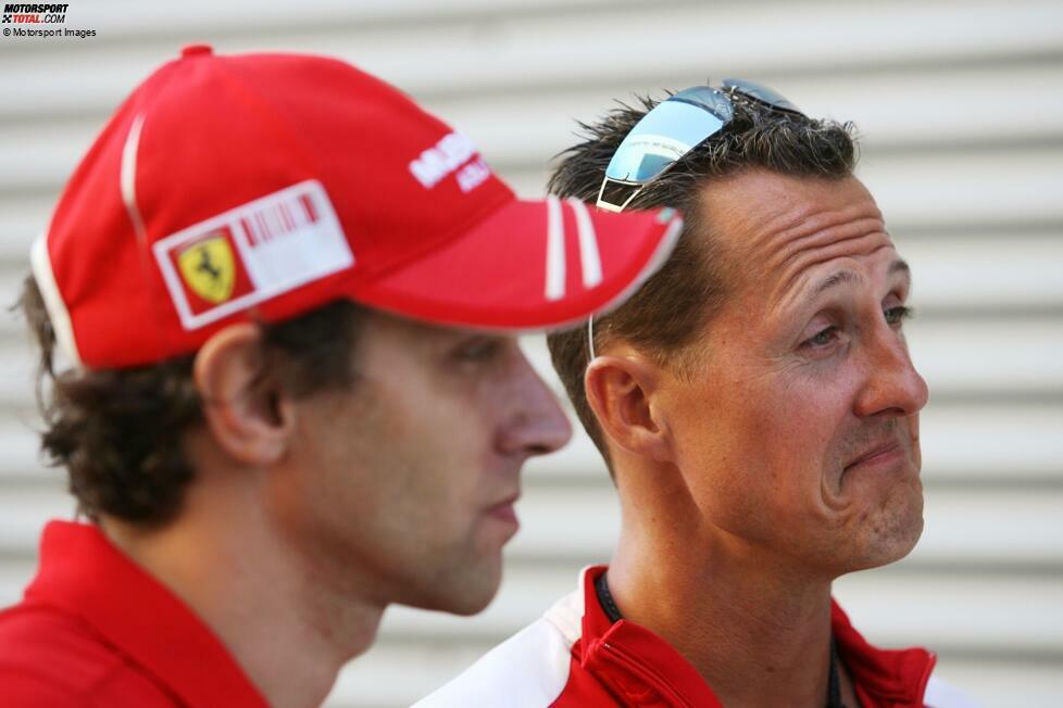 ... nominiert Ferrari seinen Testfahrer Luca Badoer als Massa-Ersatzmann, doch Badoer agiert glücklos im Ferrari und holt keine Punkte. Und Schumacher? Er ist ab dem Europa-Grand-Prix in Valencia wieder nur ...